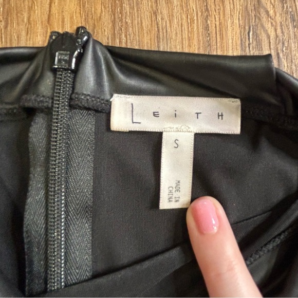 Leith Black Leather Sleeveless Top Zipper Back Closure Size Small - Picture 4 of 8